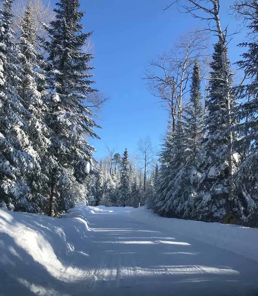 Snowy drive to Bearskin